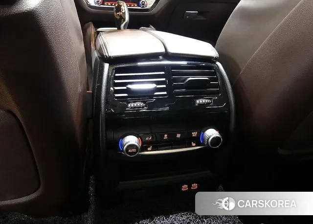 BMW 5 Series (G30) id 3348313 из Кореи 9