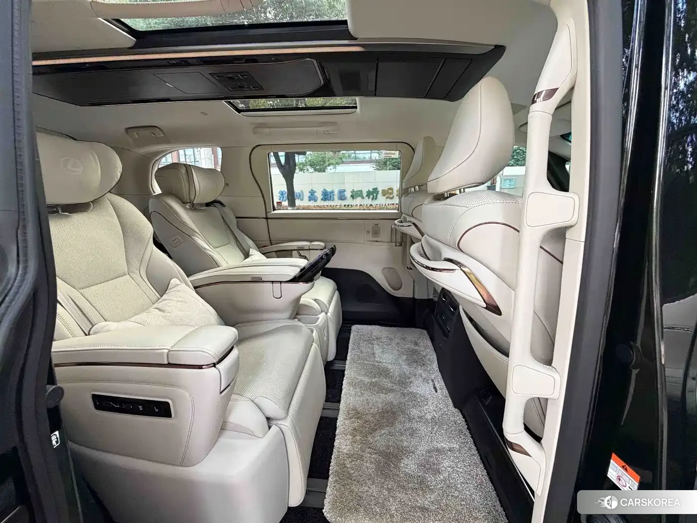 Lexus LM id 4664429 из Китая 9