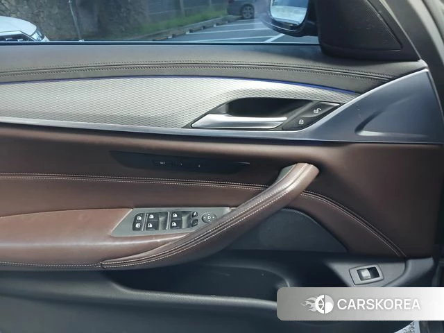 BMW 5 Series (G30) id 4755185 из Кореи 9