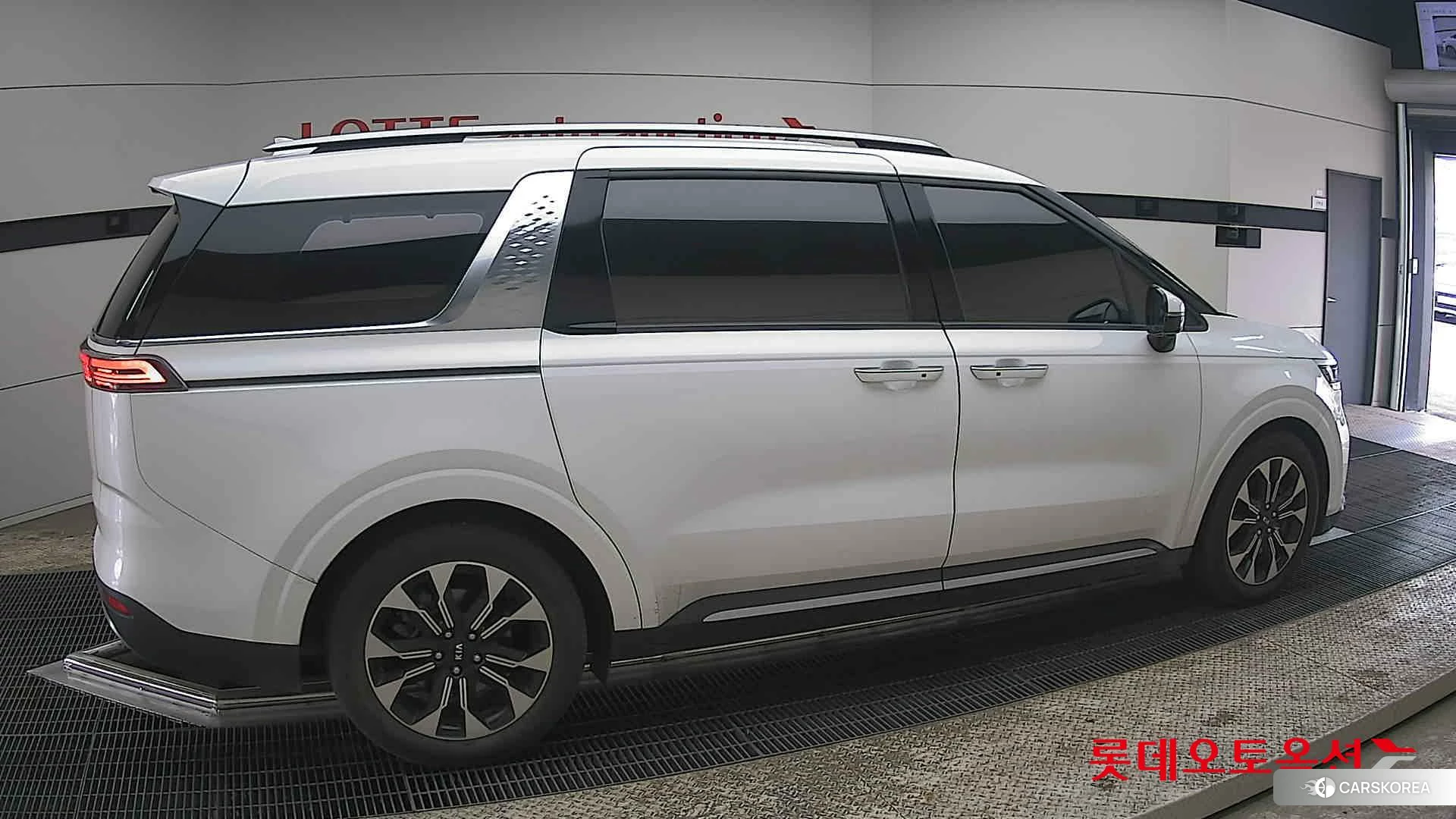 Kia Carnival id 3888395 из Кореи 9