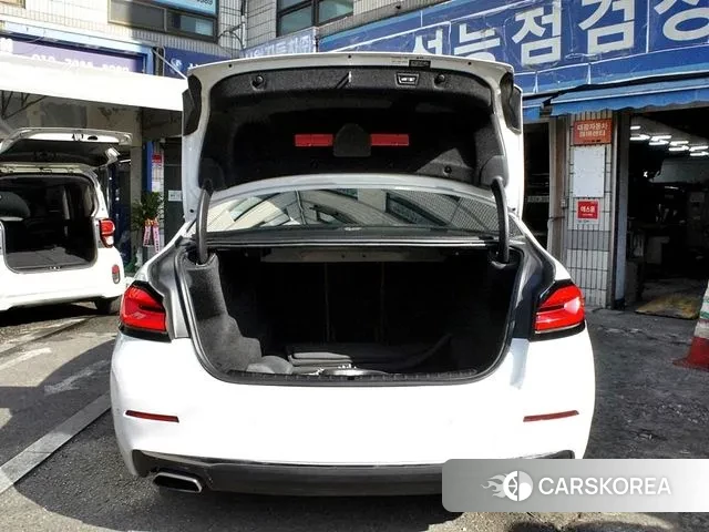 BMW 5 Series (G30) id 3354979 из Кореи 9