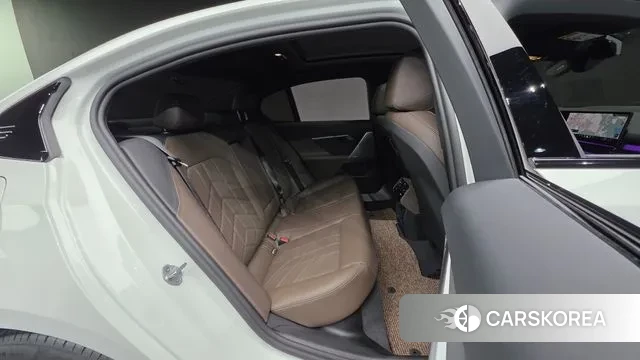 BMW 5 Series (G60) id 3507337 из Кореи 9