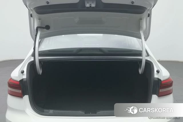 Volkswagen Lavida id 4210631 из Китая 9