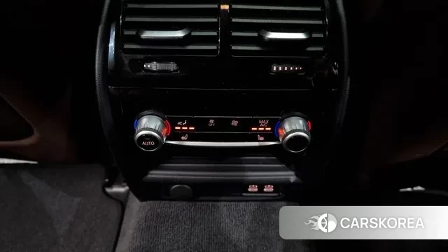 BMW 5 Series (G30) id 3416556 из Кореи 9