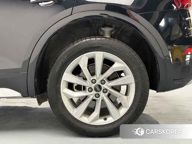 Audi Q5L id 4359476 из Китая 9
