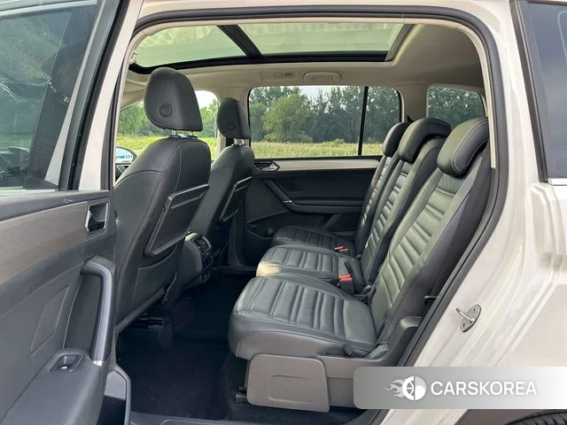 Volkswagen Touran L id 4359544 из Китая 9