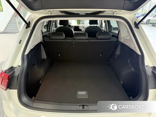 Volkswagen Tiguan L id 4276332 из Китая 9