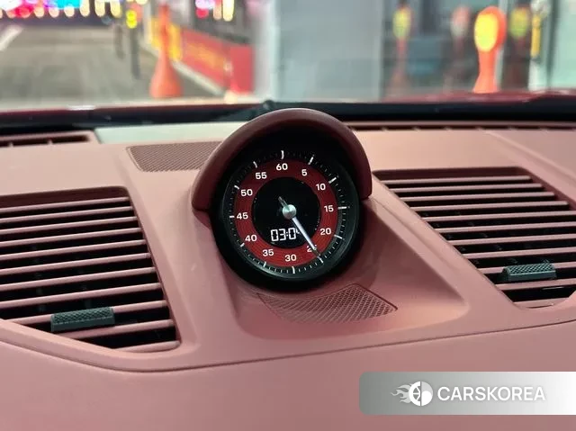 Porsche 911(992) id 3585680 из Кореи 9