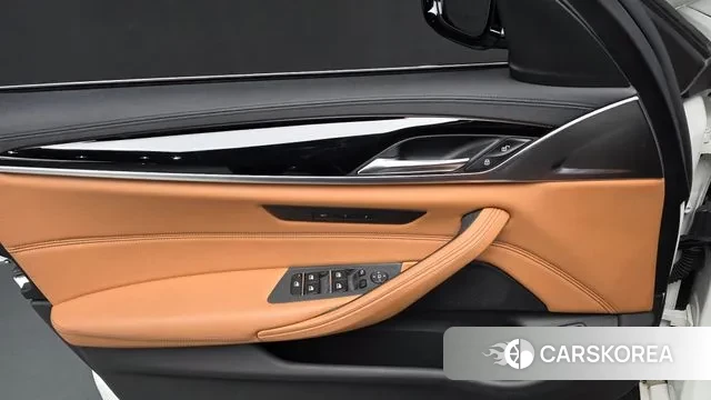 BMW 5 Series (G30) id 3470001 из Кореи 9