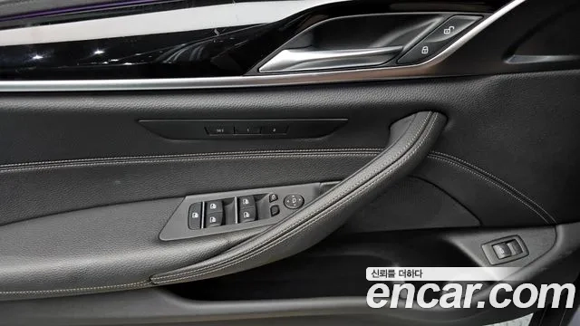 BMW 5 Series (G30) id 2946037 из Кореи 9