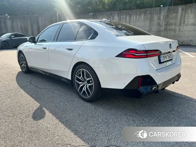 BMW 5 Series (G60) id 2984000 из Кореи 9