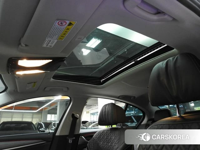 BMW 5 Series (G30) id 3942421 из Кореи 9