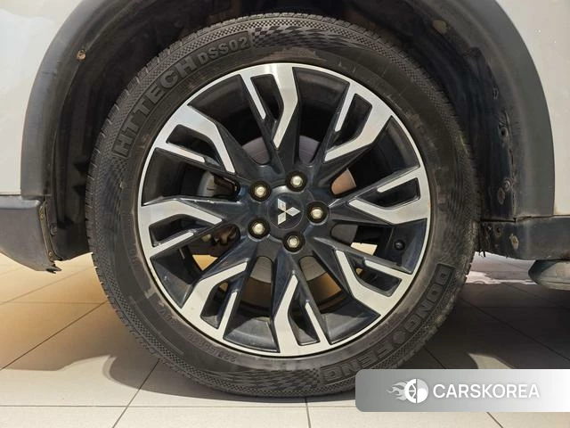 Mitsubishi  Outlander id 4221388 из Китая 9