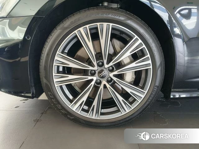 Audi A6L id 4367422 из Китая 9