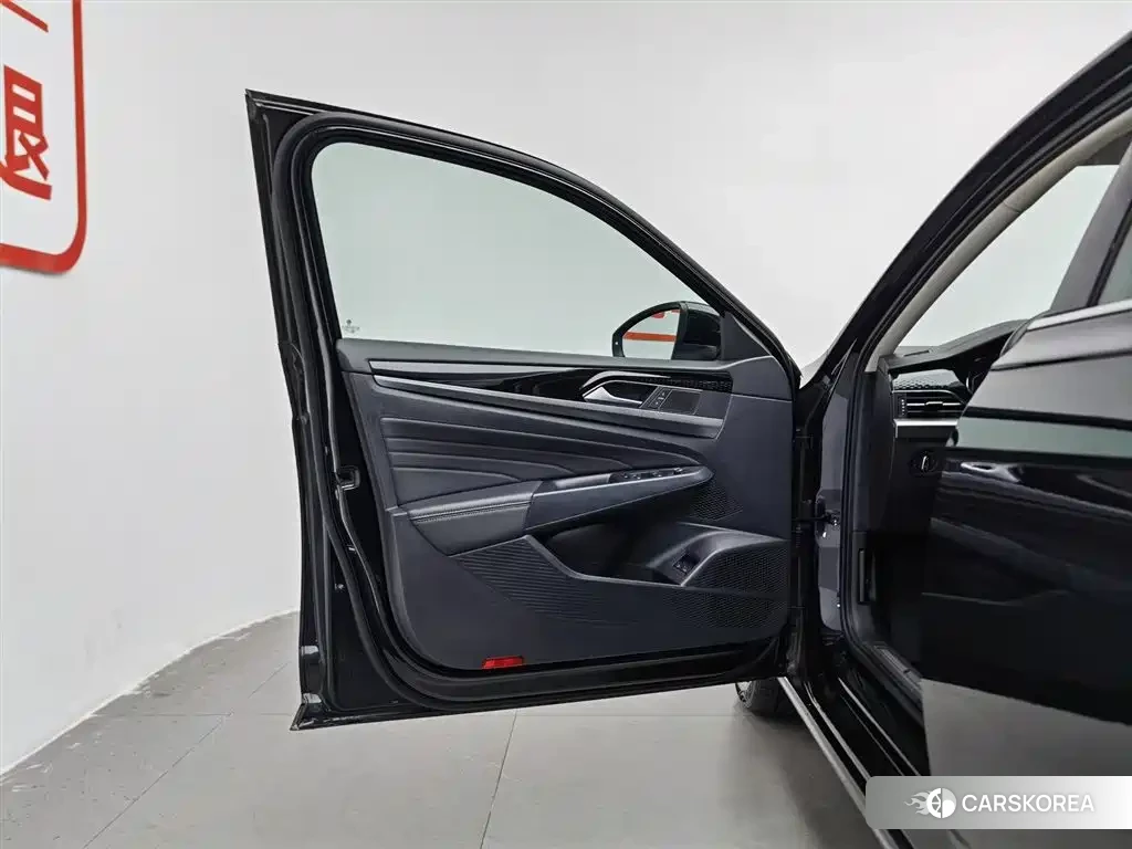 Volkswagen Passat id 4685986 из Китая 9