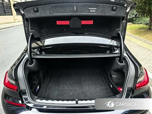 BMW 3 series id 4254682 из Китая 9