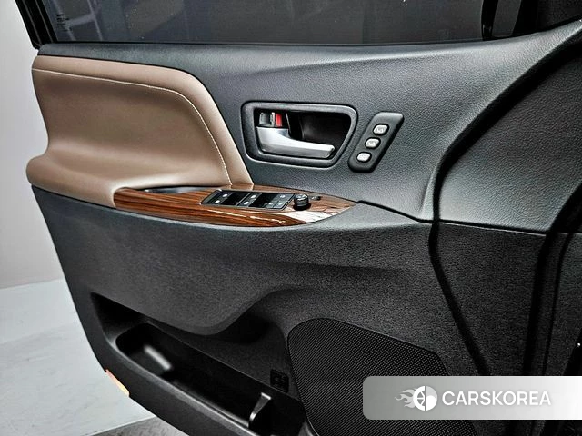 Toyota Sienna id 3955928 из Кореи 9