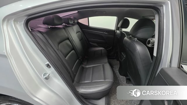 Hyundai Avante AD id 3966614 из Кореи 9