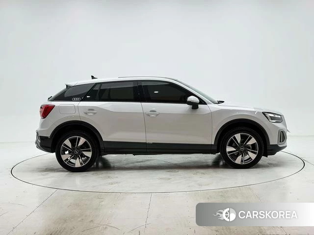 Audi Q2L id 4380525 из Китая 9