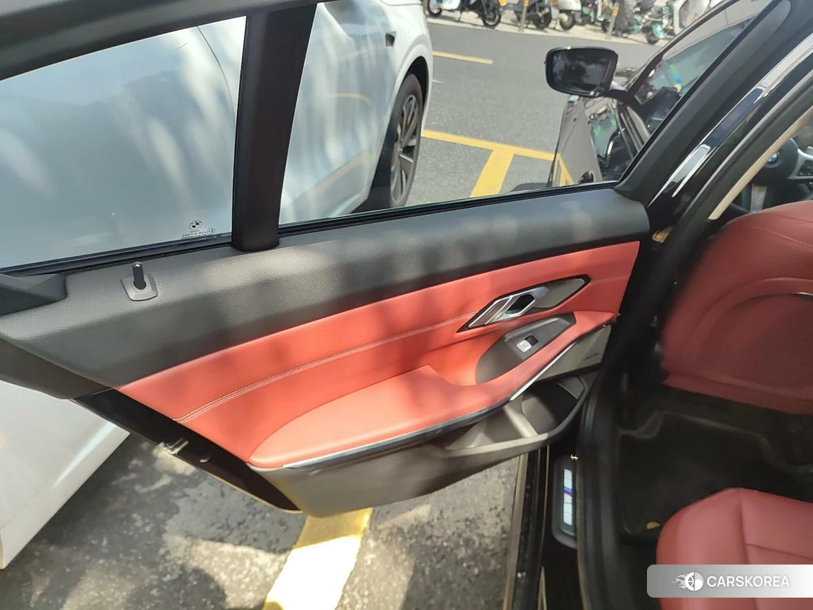 BMW 3 series id 4473305 из Китая 9