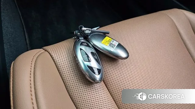 Hyundai Grandeur Hybrid (GN7) id 3763559 из Кореи 9