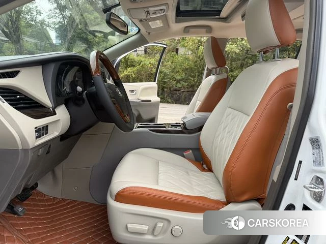 Toyota Sienna id 3896153 из Китая 9