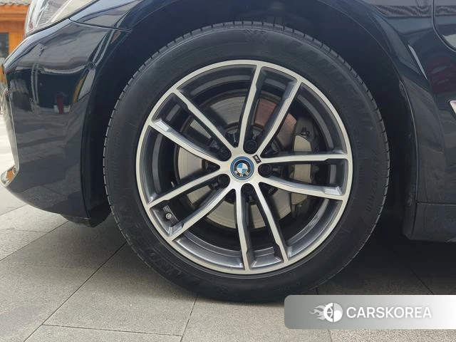 BMW 5 series PHEV id 4333418 из Китая 9