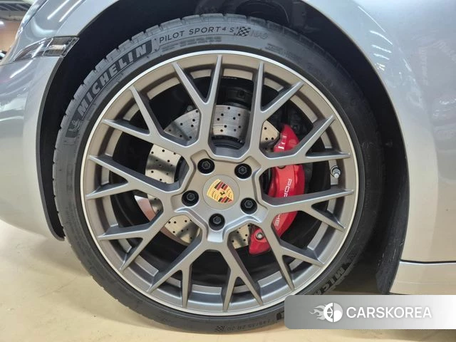 Porsche 911(992) id 4554737 из Кореи 9