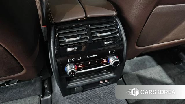 BMW 5 Series (G30) id 3838619 из Кореи 9