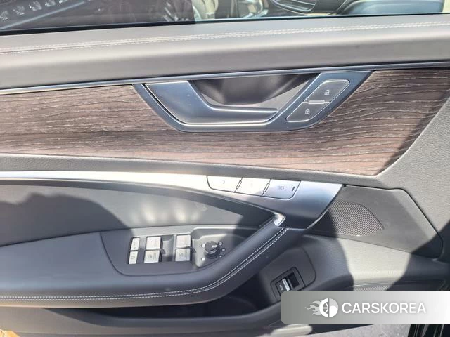 Audi A6L id 4291561 из Китая 9