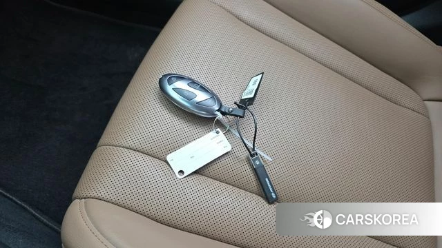 Hyundai Grandeur Hybrid (GN7) id 4897826 из Кореи 9