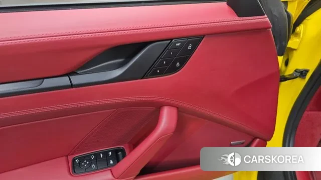 Porsche 911(992) id 3333698 из Кореи 9