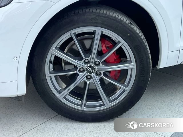 Audi Q5L id 4300050 из Китая 9
