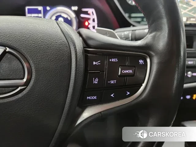 Lexus ES300h 7th generation id 3690405 из Кореи 9