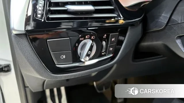 BMW 5 Series (G30) id 3620440 из Кореи 9