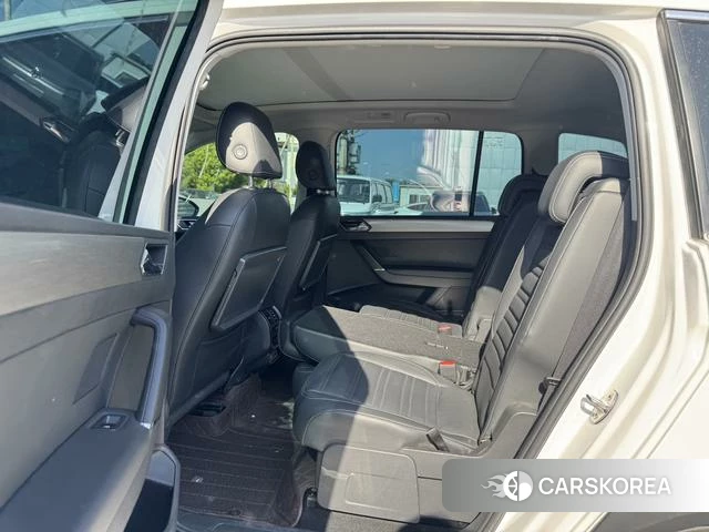 Volkswagen Touran L id 4272818 из Китая 9