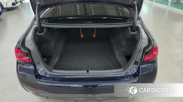 BMW 5 Series (G30) id 3953682 из Кореи 9