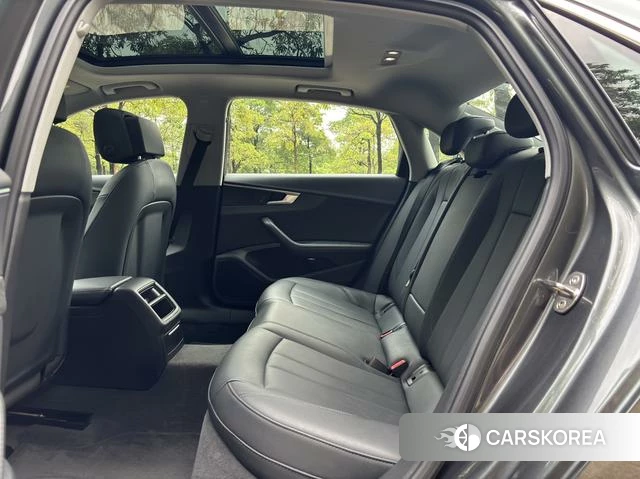 Audi A4L id 4262116 из Китая 9