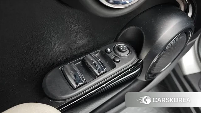 Mini Cooper S Convertible id 3317138 из Кореи 9