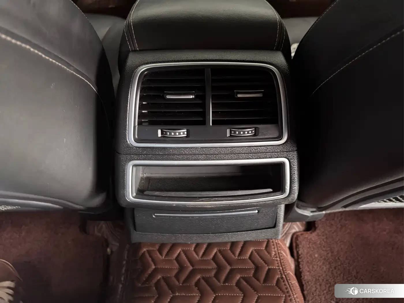 Audi A6L id 4565447 из Китая 9