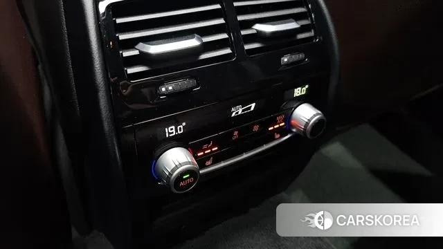 BMW 5 Series (G30) id 3284774 из Кореи 9