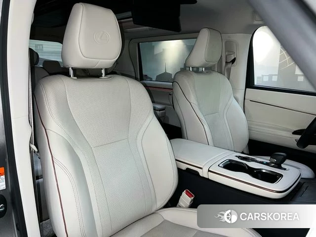 Lexus LM id 4314678 из Китая 9