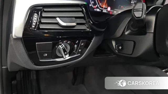 BMW 5 Series (G30) id 3427089 из Кореи 9