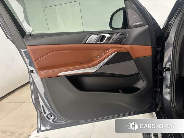 BMW X7 id 4274619 из Китая 9