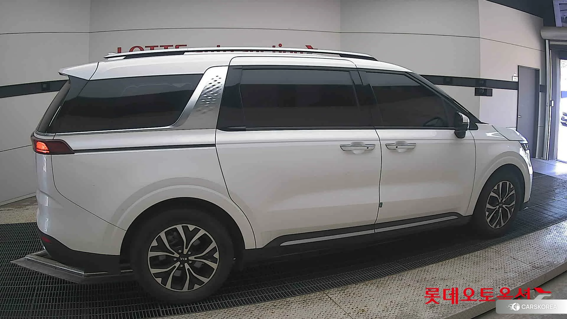 Kia Carnival id 4679383 из Кореи 9