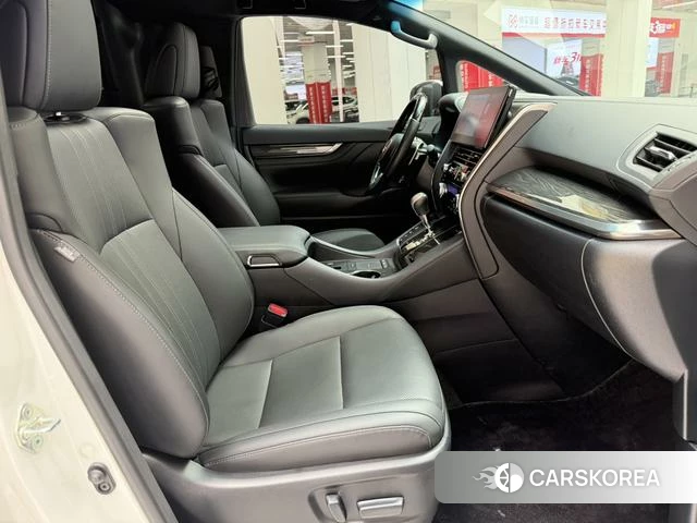 Lexus LM id 4341788 из Китая 9