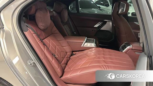 BMW 7 Series (G70) id 4201363 из Кореи 9