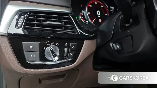 BMW 5 Series (G30) id 3661866 из Кореи 9