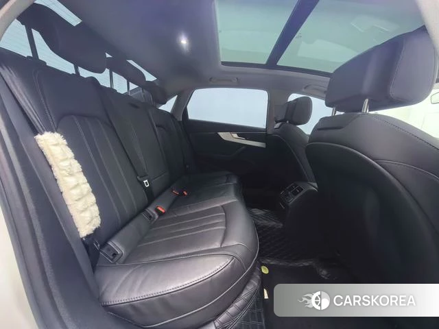 Audi A4L id 4321292 из Китая 9