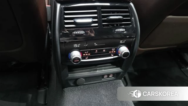 BMW 5 Series (G30) id 4793853 из Кореи 9